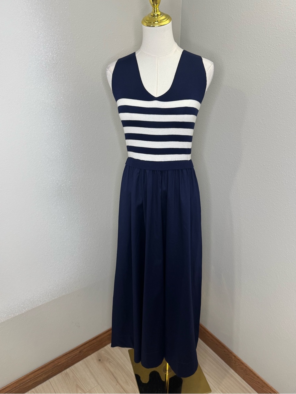 Taylor Navy Ivory Striped Sleeveless Midi Maxi Small Fit Flare NWT